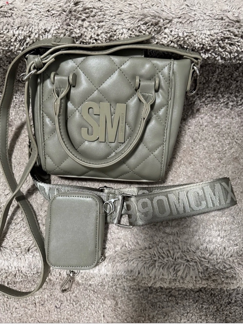 Steve Madden Green BBABI Quilted Crossbody w Ear Bud Bag NWOT